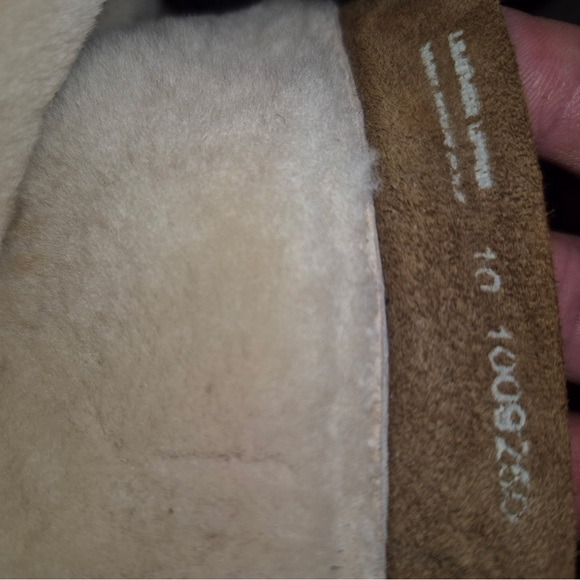 Women’s Tan UGG boots size 10 - Picture 9 of 9